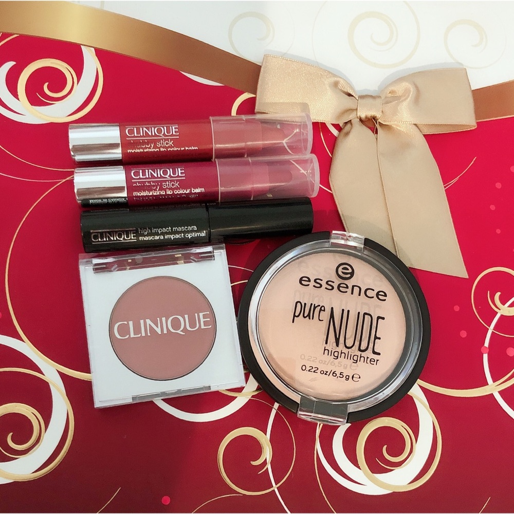 🆕 Makeup Bundle- Clinique Chubby Stick Lip Balm